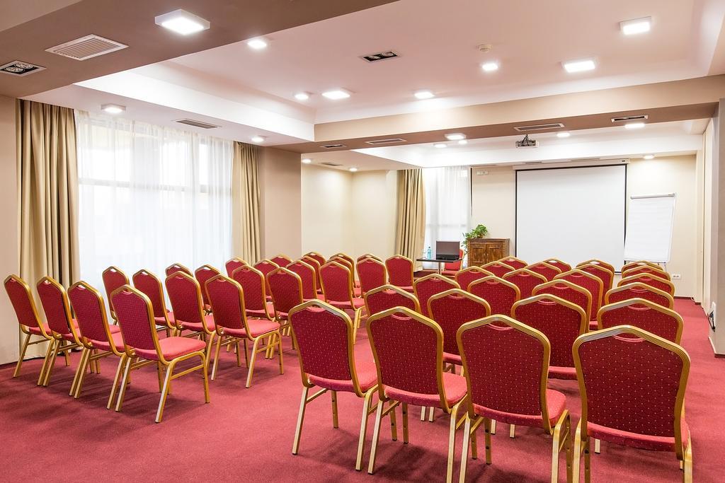 Ramada Iasi City Center מראה חיצוני תמונה